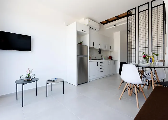 Pagani Blue - Luxury Maisonette B2