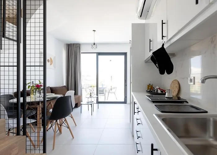 Pagani Blue - Luxury Maisonette B2