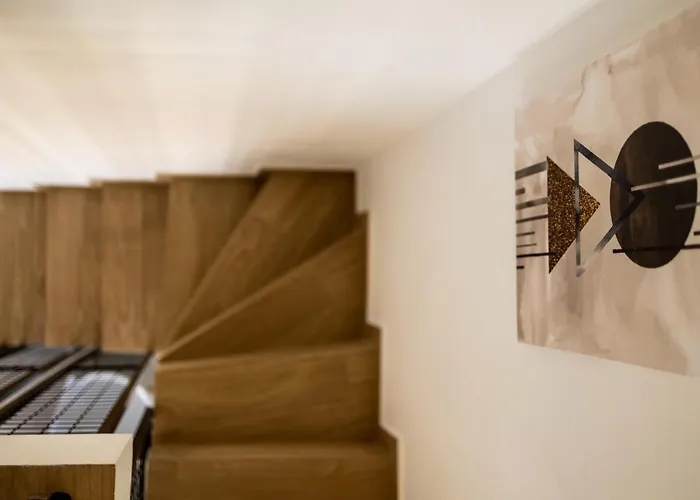 Pagani Blue - Luxury Maisonette B2