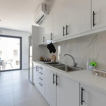 Pagani Blue - Luxury Maisonette B2 아파트 칼라마타