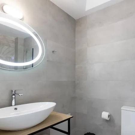 Pagani Blue - Luxury Maisonette B2 칼라마타