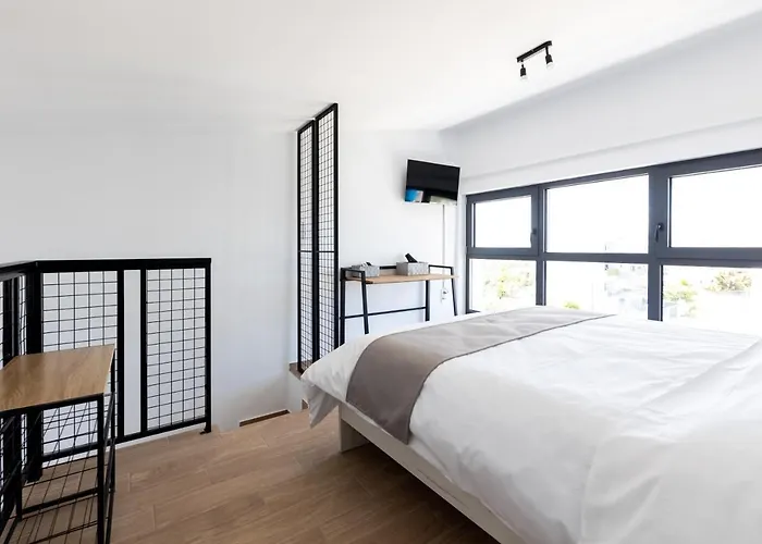 Pagani Blue - Luxury Maisonette B2