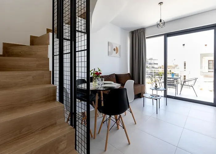 Pagani Blue - Luxury Maisonette B2